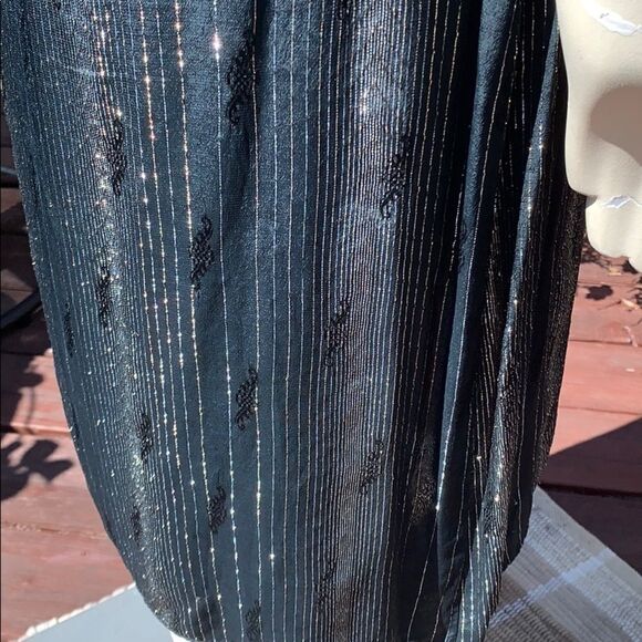 VGT long sleeve metallic gold midi dress. Size medium - Picture 9 of 16